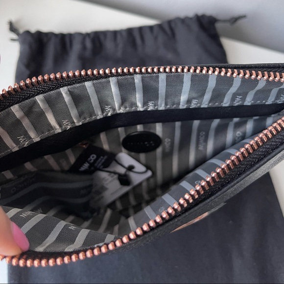 MIMCO black leather pouch - BNWT - Picture 5 of 7